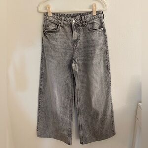 H&M Light Gray Women's Jeans Low Rise Jeans in Size 4 (basically brand new)